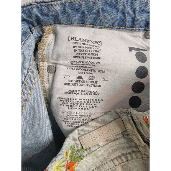 BlankNYC Denim Hiker Shorts Sz 28 Floral Embroidered Mid Rise Boho Festival - Picture 6 of 8